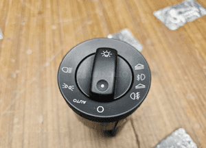 Włacznik 8E0941531D Przełacznik Świateł Mijania Pokretło Halogeny Auto AUDI A4 B6 B7 Seat Exeo 4