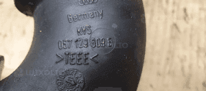 Rura przewód dolot powietrza Audi A8 D3 4.2 TDI 057129609E 057129627D 7