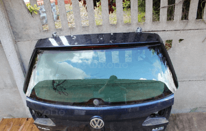 Szyba tylnej klapy vw passat B7 kombi 2010 1