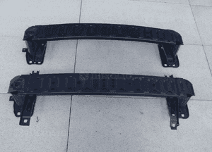 Ford fiesta MK8 belka zderzaka przedniego 1