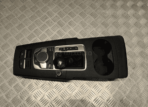 AUDI A3 8V5 TUNEL GAŁKA MIESZEK BIEGÓW 8V1864261G 7