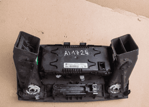 Wyświetlacz ramka środkowa nawiew 12844841G 13275261 opel insignia a 2