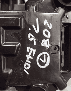 SKRZYNKA BEZPIECZNIKÓW PEUGEOT 208 9666232680 3