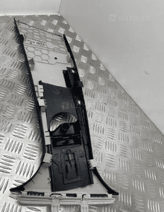 MERCEDES W205 OSŁONA SŁUPKA PRAWA A2056900930 4