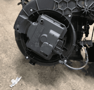 mercedes ML GL 164 nagrzewnica europa belka rura Rezystor dmuchawy silniczek klap 4