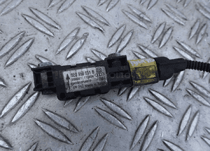 CZUJNIK UDERZENIOWY PRZOD AUDI A4 B6 8E0959651B RADOM 1