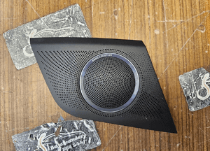Maskownica Głosnika 8T0857227A 8T0857228A Kratka Oslona Konsoli Deski Kokpit Bang & Olufsen Audi A4 B8 A5 12