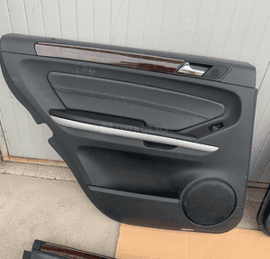 MERCEDES gl ml 164 tapicerka boczek drzwi przód ML GL 164 tył GL 164 7