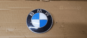 Znaczek emblemat logo przód BMW M5 G30 F90 8132375 1