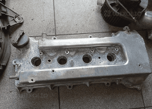 pokrywa zaworów avensis 1.8 1