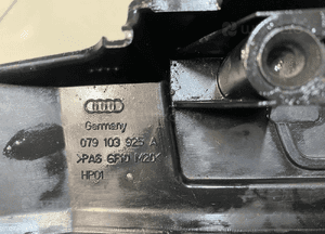 Audi A6 C5 4.2 pokrywa kolektora dolotowego 079103925A 3