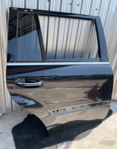 MERCEDES GL X 164 drzwi czarne 197 tył prawe listwa chrom zamek 1
