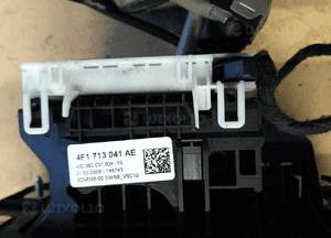 Audi A6 C6 lewarek wybierak linka biegów 4F1713041 AH 4