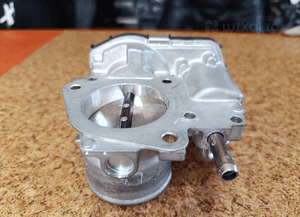 Przepustnica toyota yaris iv 1.5 hybryda 22030-F3030 24R 2