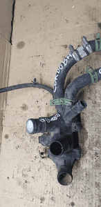 Obudowa termostatu termostat węże Seat Cordoba 1.4 8V 030121117N 2