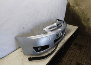 Zderzak przód przedni do toyota corolla E12 lift fl 8Q3 błękitny halogeny 3