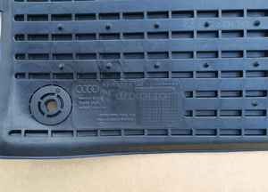 Dywaniki gumowe Audi S4 8K1061221A przód 6
