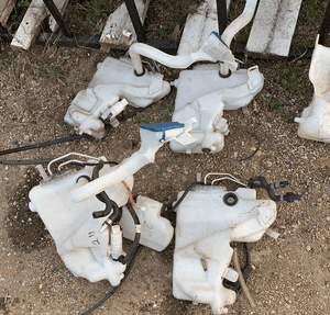 MERCEDES  E 211 CLS 219  zbiorniczek pompka spryskiwaczy zwykły grzany pod xenon 6