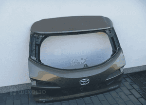 Toyota corolla E21 kombi klapa tylna ładna 3