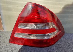 Lampa tylna tył prawa mercedes c-klasa C203 oryginał wysyłka! 1