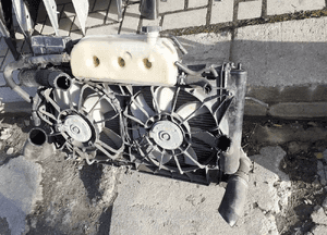 Chłodnica wody cieczy toyota avensis T25 2.0 2.2 d diesel wentylatory klimatyzacji 2