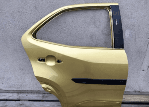 Drzwi tyl tylne prawe toyota yaris iv 4 cross 2020- bardzo ladne oryginalne 1
