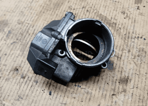 Przepustnica VW Passat B6 3C0 2.0 TDI 03G128063A 1
