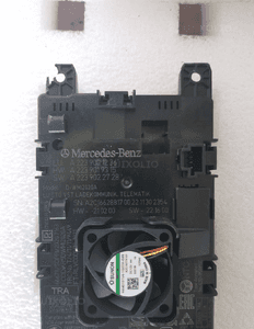 Ładowarka indukcyjna mercedes A2239001236 3