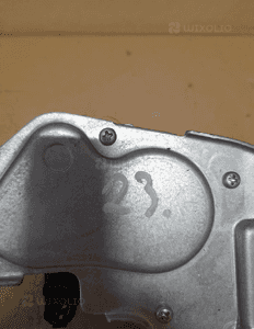 SILNICZEK WYCIERACZKI TYŁ SUZUKI SWIFT V 2