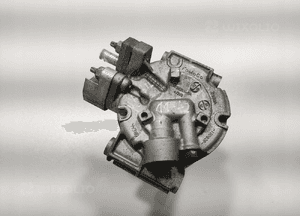 SPRĘŻARKA KLIMATYZACJI FORD FOCUS MK3 III 1.6 TDCI AV11-19D629-BB 2015-2018 6