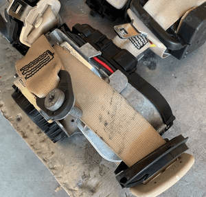 Mercedes S 221 pasy napinacze pas napinacz przód  kremowe lewy prawy 3