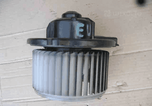 Toyota Yaris 1 I  99-05 wentylator nawiewu dmuchawy