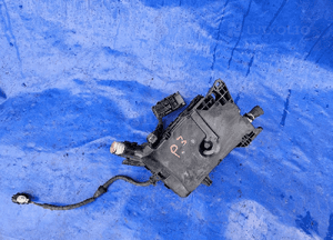 Toyota PRIUS III 09-11 skrzynka obudowa bezpieczników 4