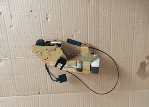 Zamek szyby klapy bagażnika VW Touareg 7L0827506D 1