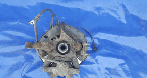 toyota auris I 07-11 zwrotnica piasta 2.0 D4D