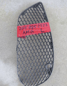 MERCEDES C 205 AMG kratka zderzaka lewa 2058852523
