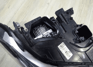 BMW X1 F48 FULL LED REFLEKTOR prawa 7495004-06 10