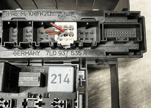 7L0937535A SKRZYNKA PRZEKAŹNIKÓW CAYENNE 7L 02- 8