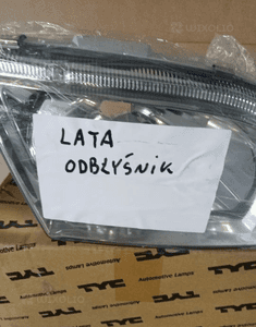 Lampa prawy przód przednia prawa Mitsubishi Space Star TYC 4