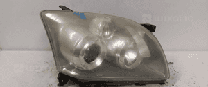 Przod przednia lampa prawa toyota avensis T25 1