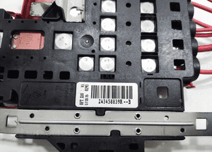Klema plus plusowa bezpiecznik akumulatora renault zoe i 243458839R 2013-19 4