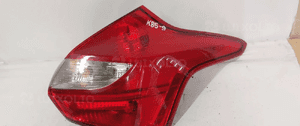 Tyl tylna lampa prawa ford focus MK3 hb 1