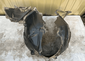 Nadkole prawe przednie mercedes-benz c klasa W205 A2056912800 1