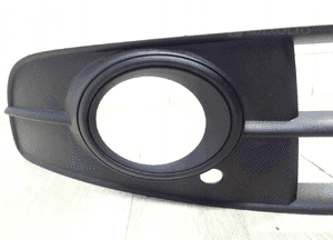 KRATKA ZDERZAKA AUDI A6 C6 SLINE PRAWA czarna 4f0807682q 4