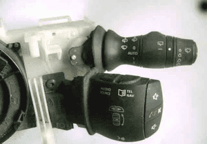 Renault Scenic III przelacznik swiatel wycieraczek 2