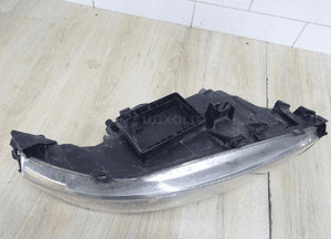 Lampa PRAWA V70 04-07 r H7 30698836 8