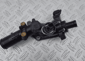 OBUDOWA TERMOSTATU MERCEDES W176 110602770R 1