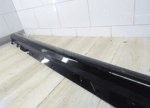 Listwa progowa prawa BMW 7 G70 51779464150 LLU 10