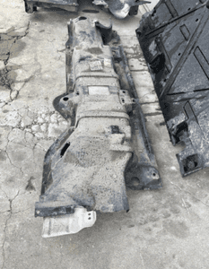 MERCEDES A 169 b 245 osłona podwozia wydechu wnęki koła zapasowego dolna 5