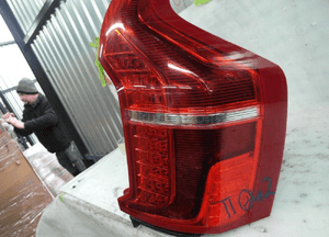 Volvo XC90 ii bdb europa  wszystko świeci lampa tylna prawa 2
